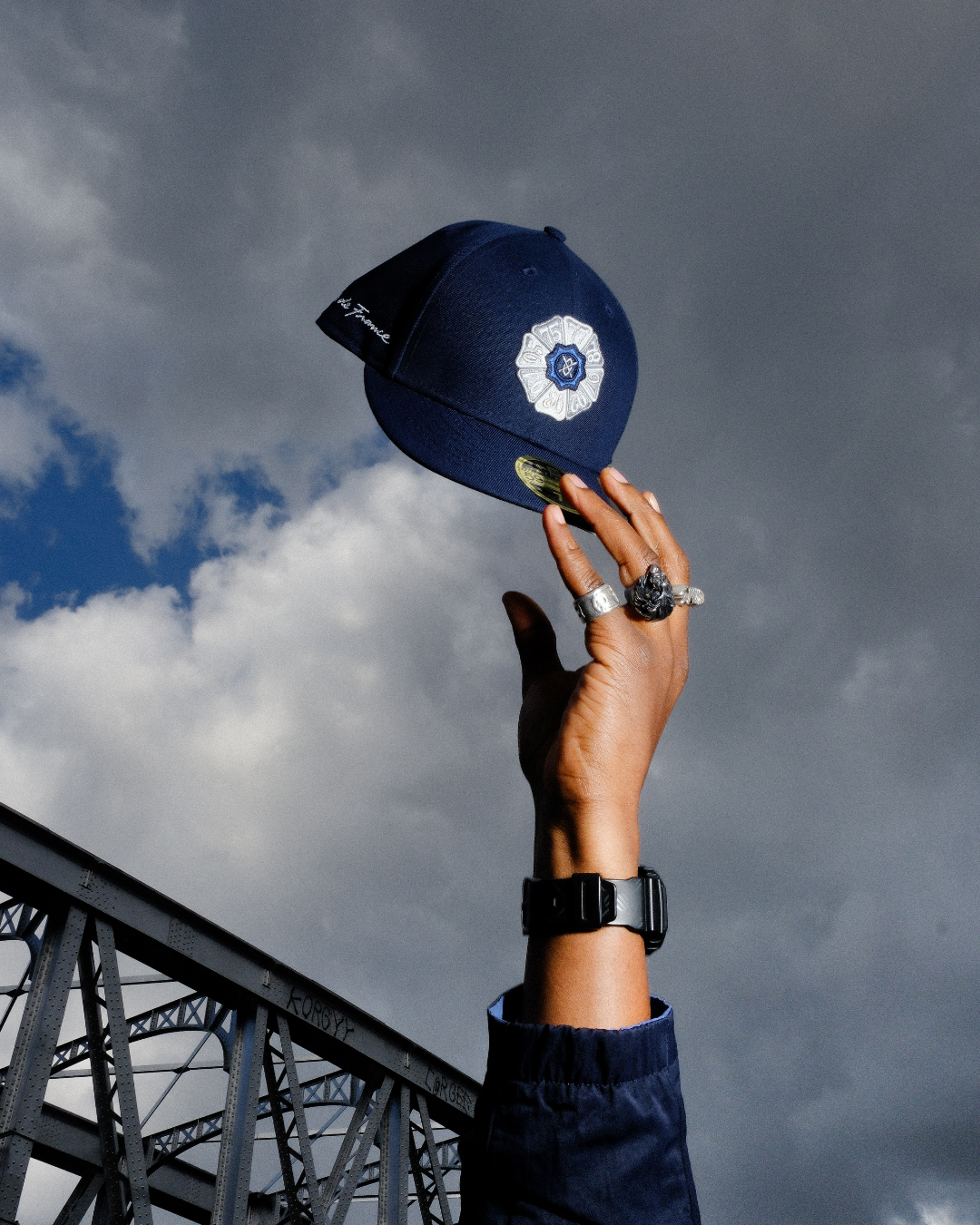DP - Oceanside Blue Daily Paper x New Era Ile de France Cap - Modelshot - Women