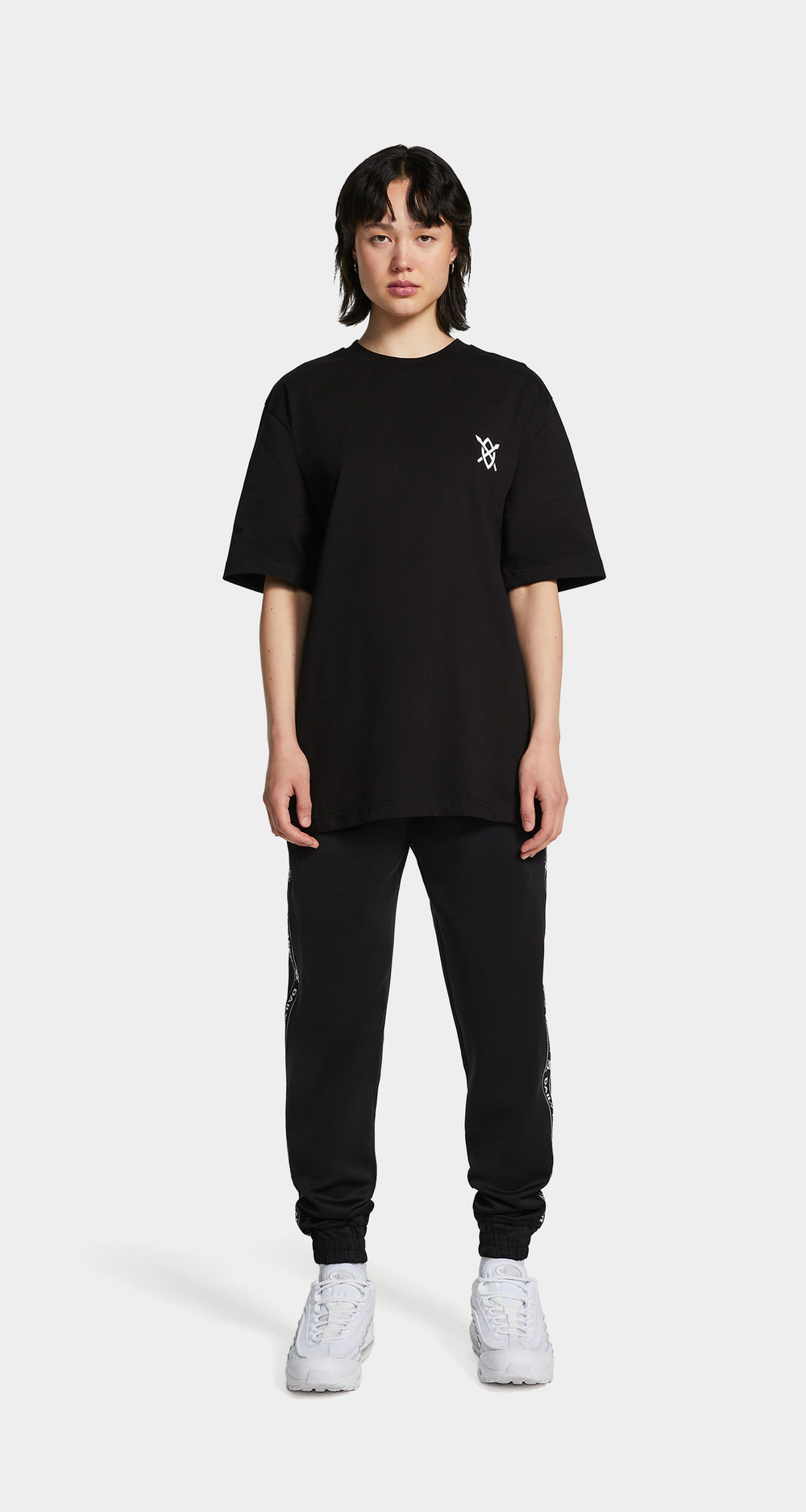 DP - Black NY Store T-Shirt - Wmn - Front