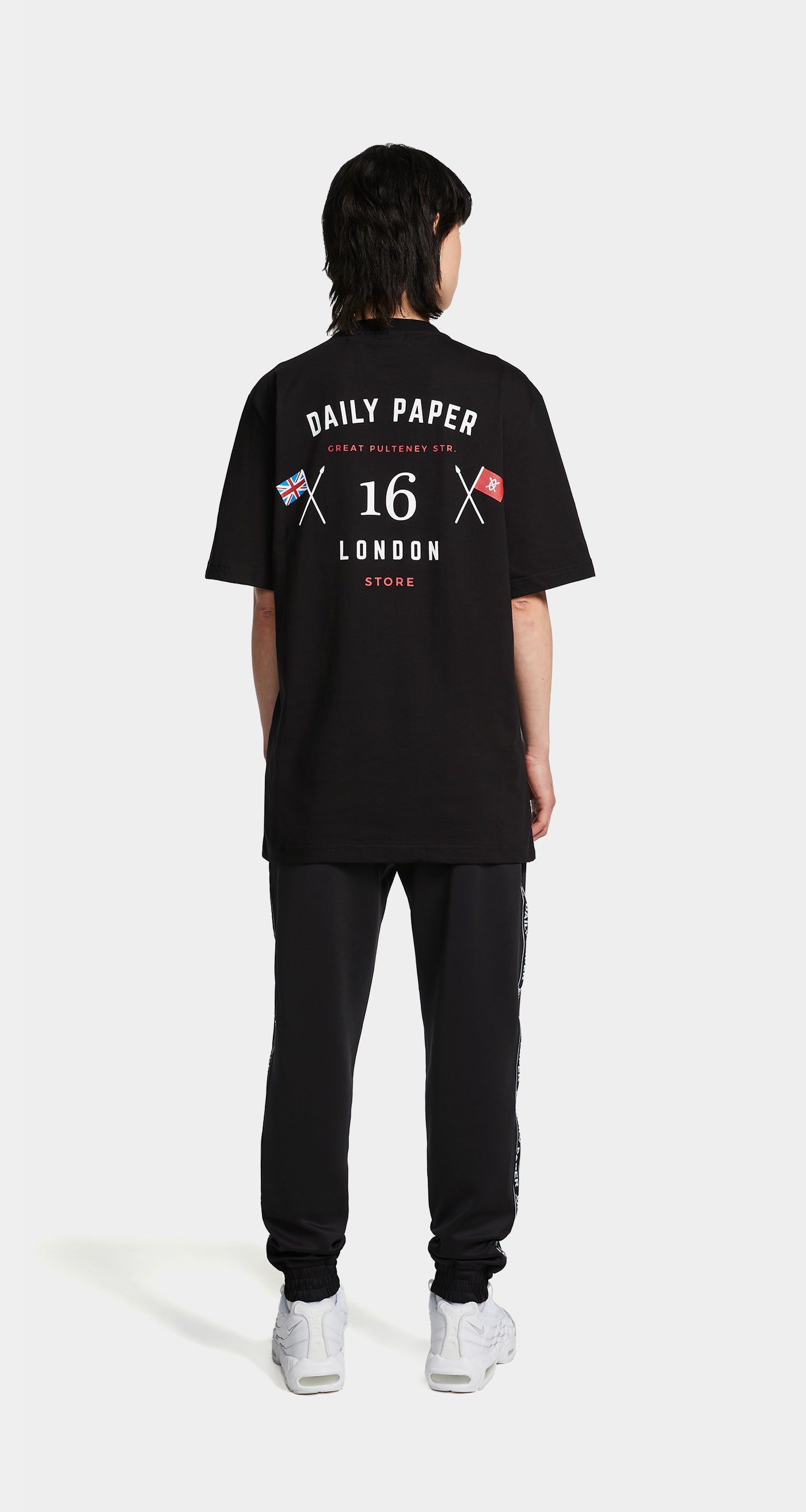 DP - Black White London Flagship Store T-Shirt - Wmn - Rear