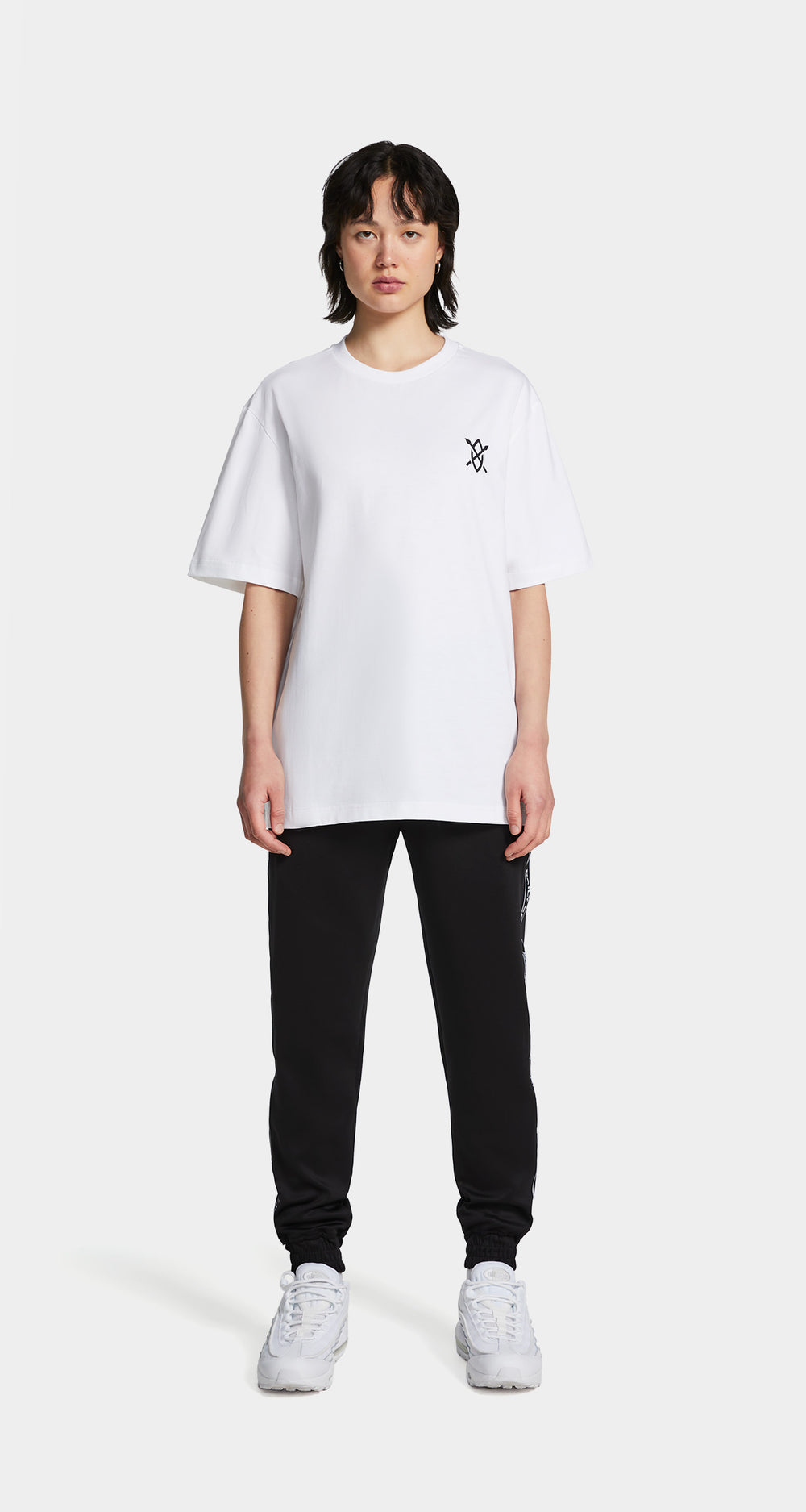 DP - White Black New York Flagship Store T-Shirt - Wmn - Front
