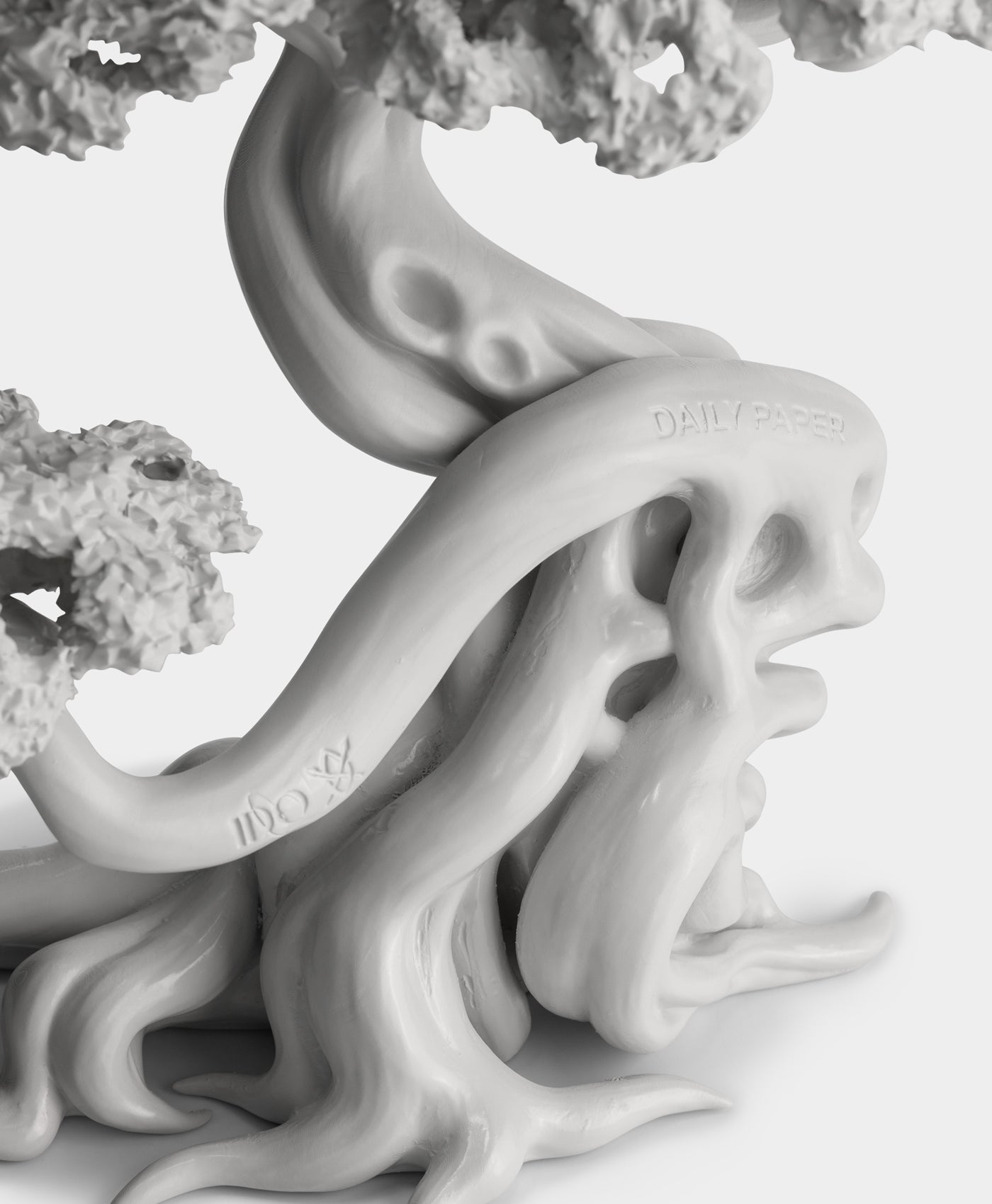 DP - Daily Paper x I-DO Grey White Acacia Tree collectible - Packshot - detail