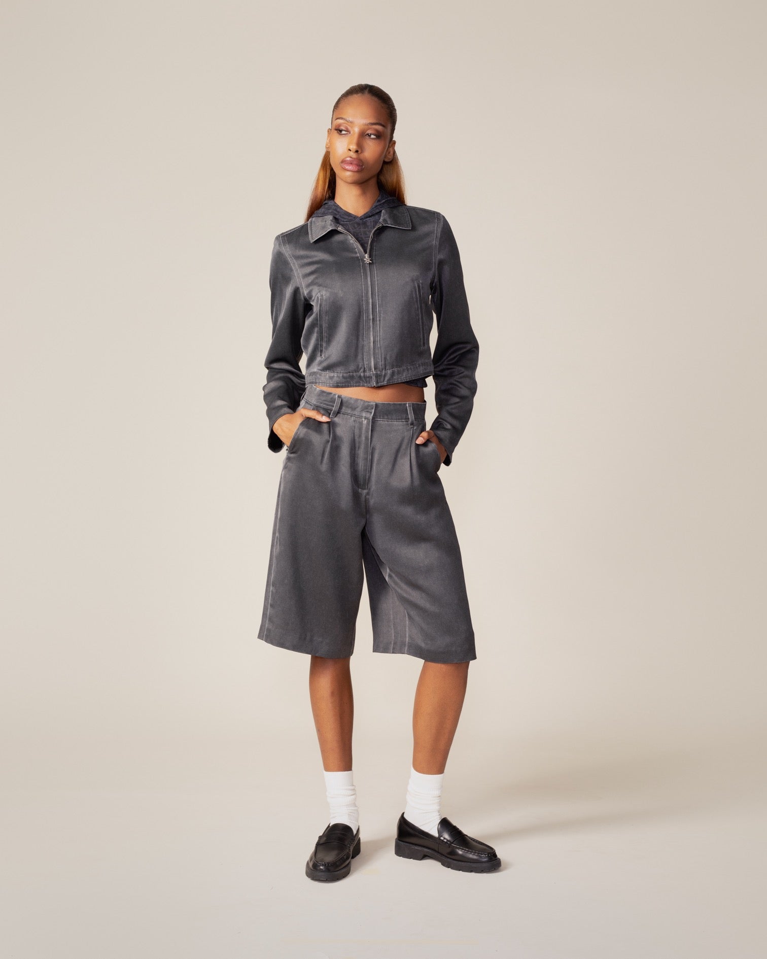 DP - Black Oyster Satin Washed Short - Modelshot - front 