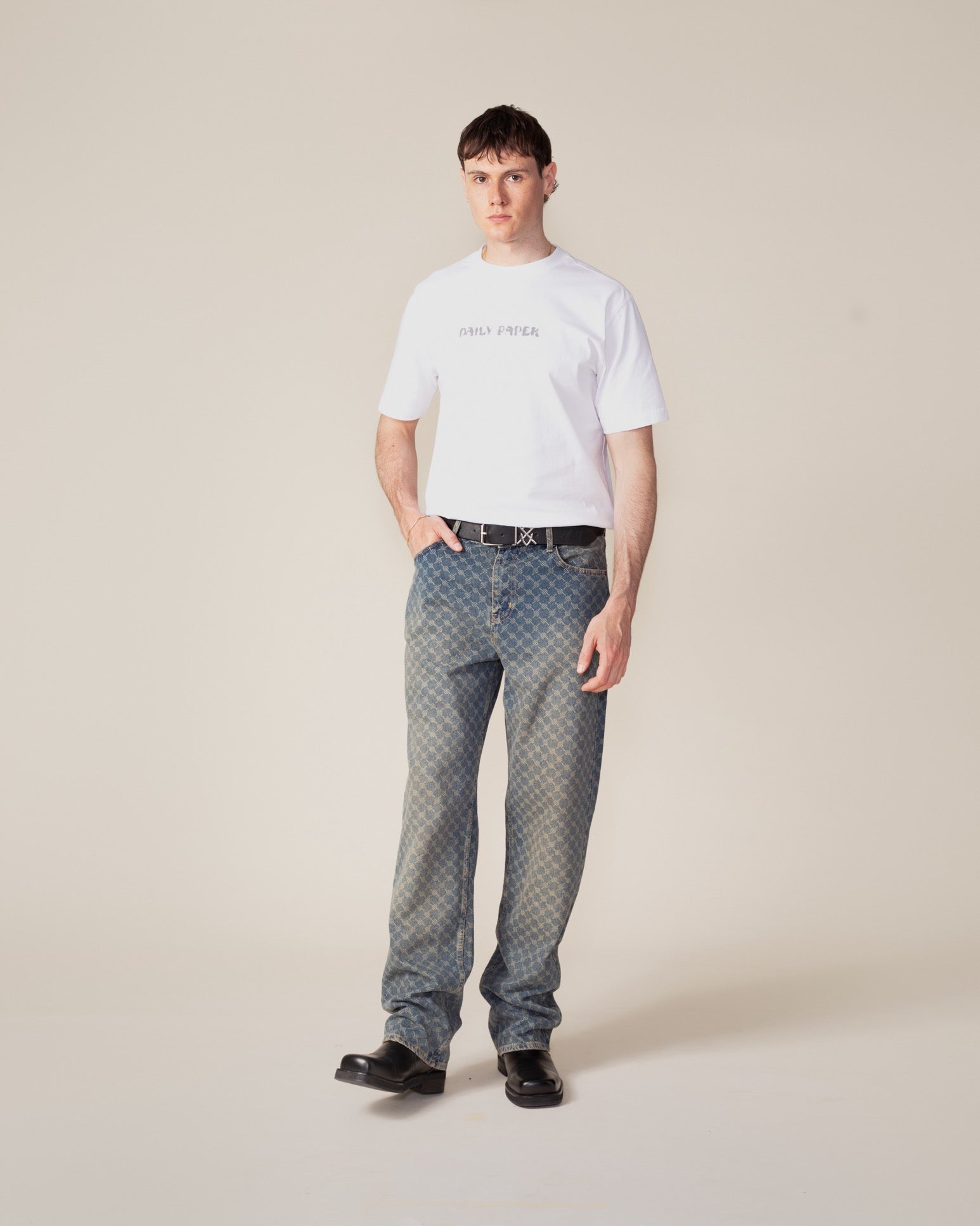 DP - White Shield Focus T-Shirt - Modelshot - front 