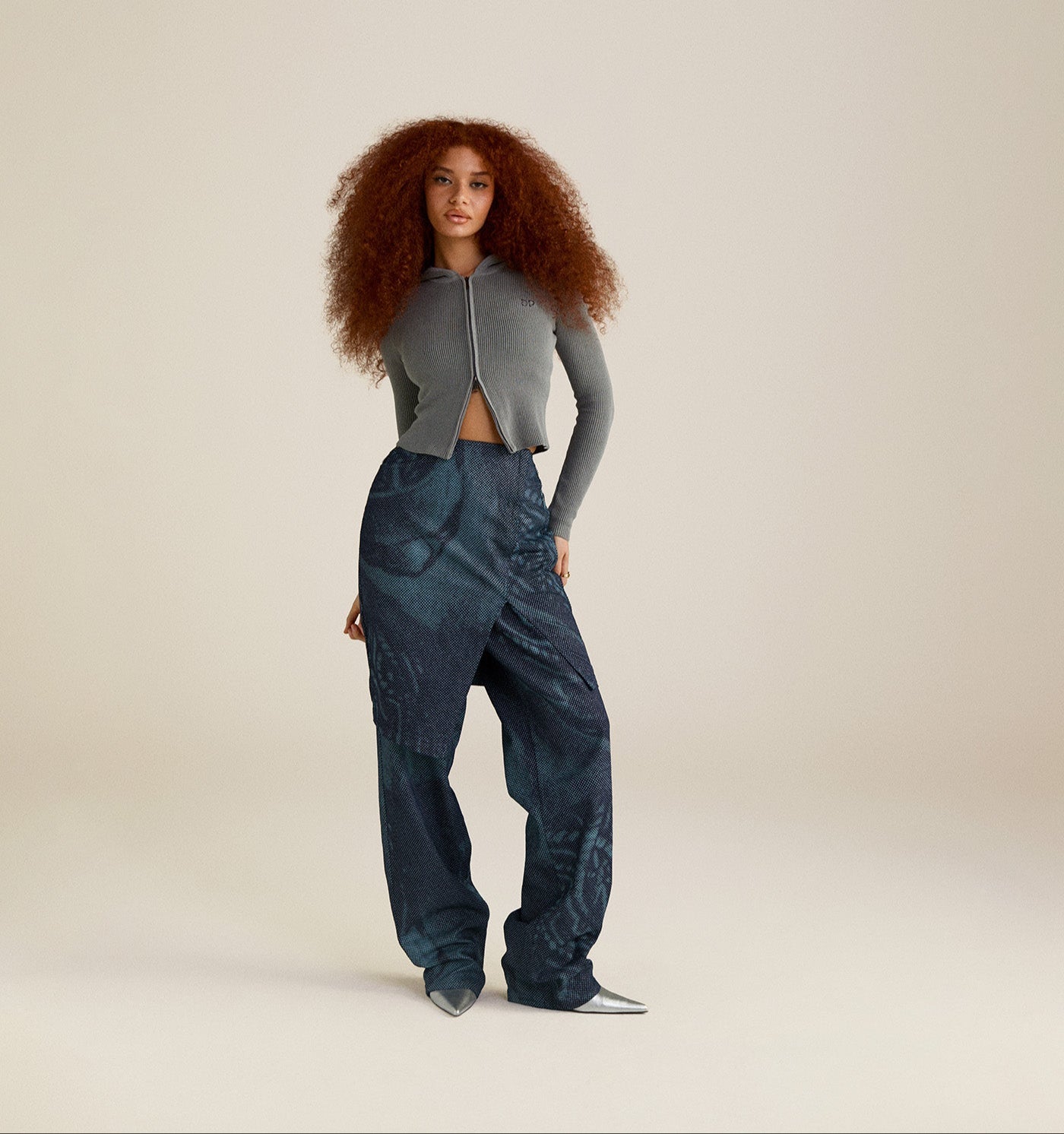 DP - Mid Blue Denim Braids Jeans - Modelshot - wmn - front