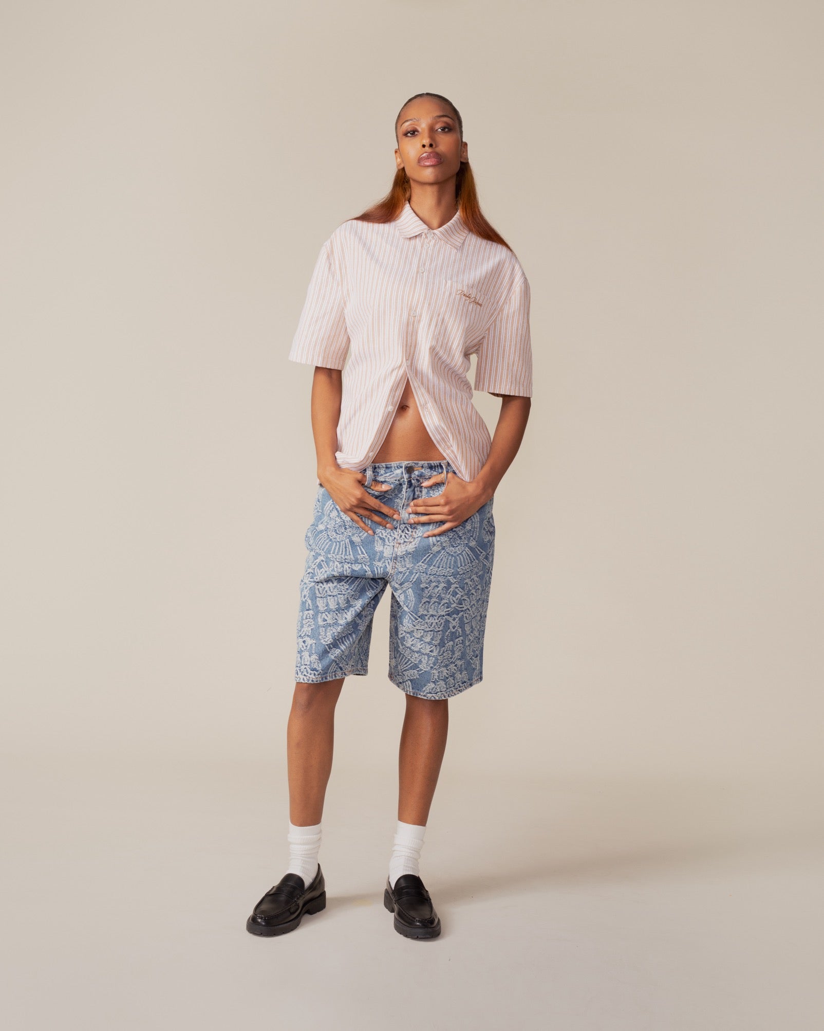 DP - Beige Stripe Shirt - Modelshot - wmns