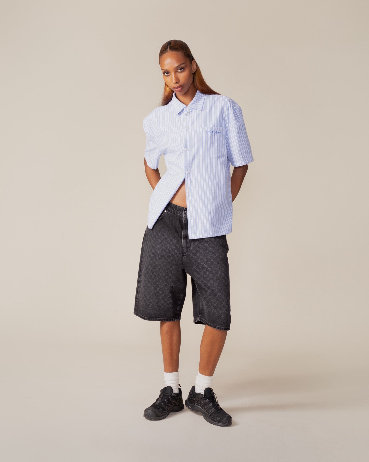 DP - Blue Stripe Shirt - Modelshot - wmns