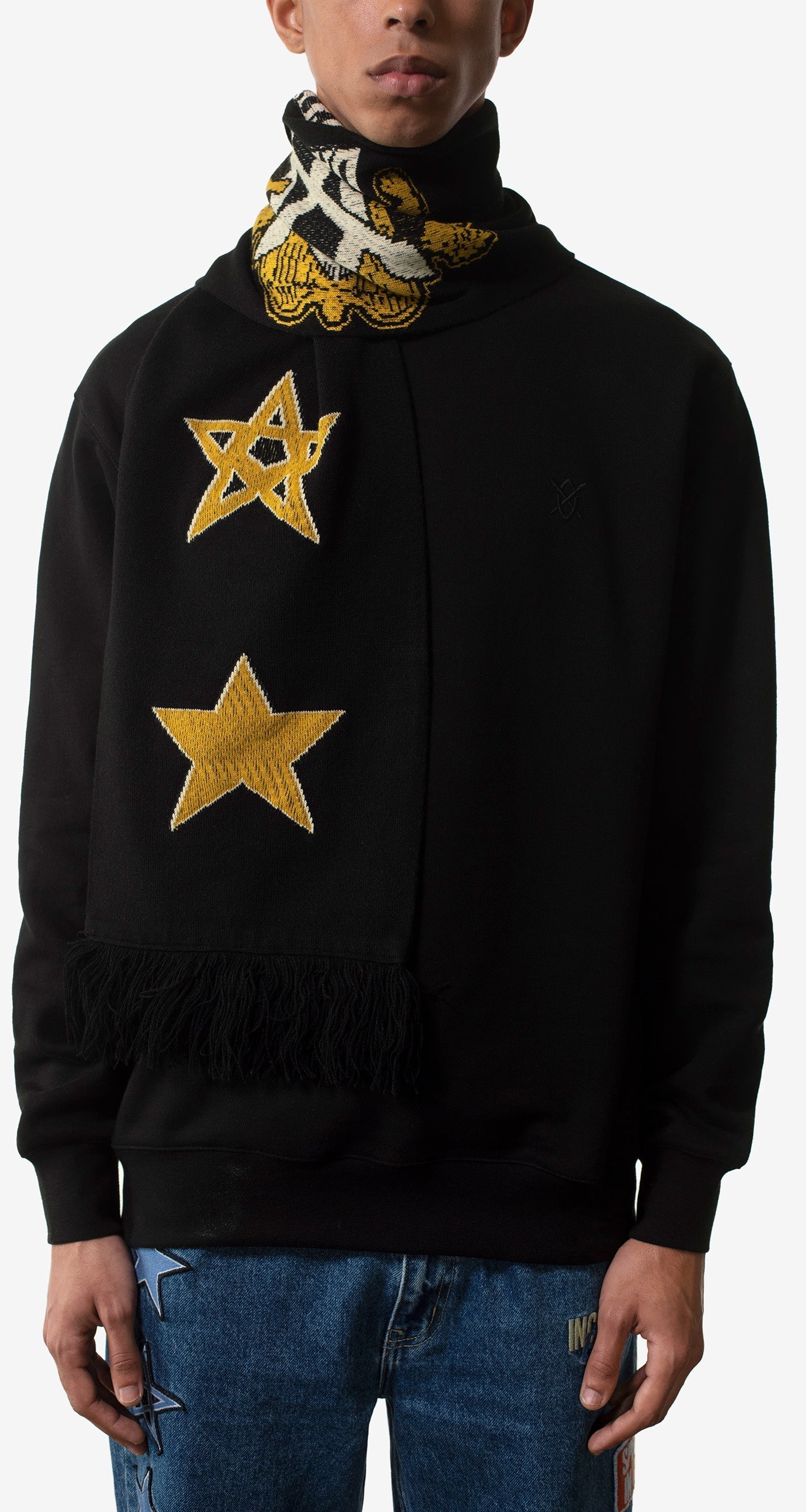 DP - Black Nescaro Scarf - Modelshot - Men